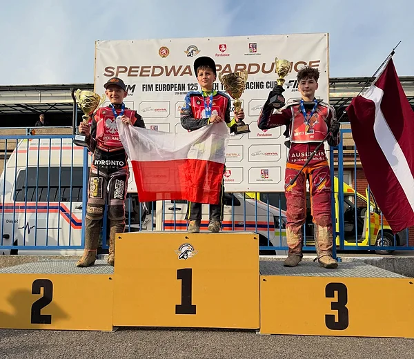 Hugo Poļaks izcīna 3.vietu Pasaules čempionātā „FIM Track Racing Youth Gold Trophy” un 3.vietu Eiropas kausā — spīdvejā 125cc. 2026. Foto: LaM